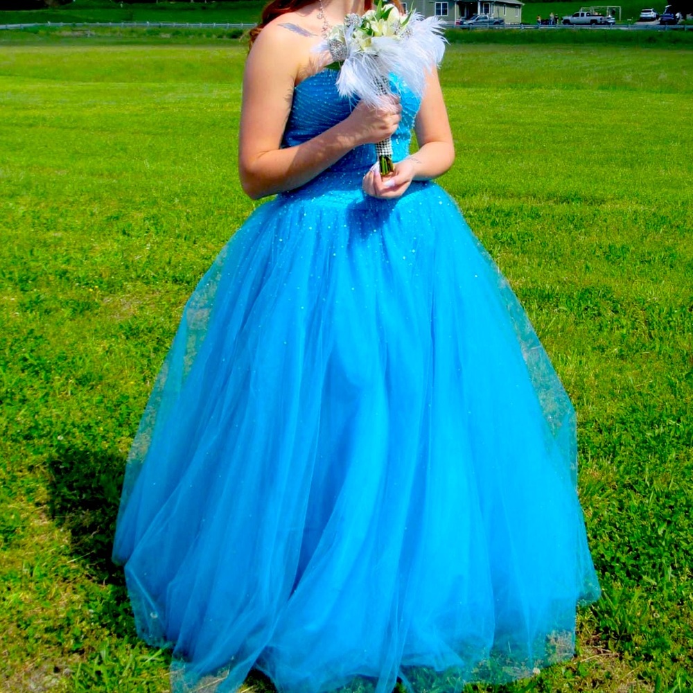 Baby blue prom dress